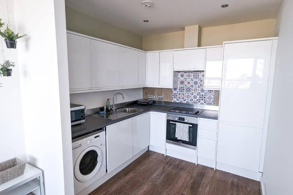 1 Bedroom City Centre Apartment Бирмингем Экстерьер фото
